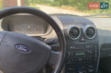 Хэтчбек Ford Fusion 2003 в 