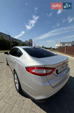 Седан Ford Fusion 2013 в 