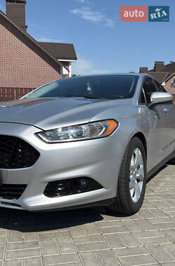 Седан Ford Fusion 2013 в 