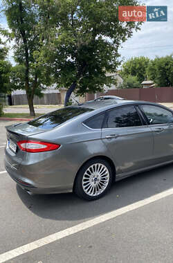 Седан Ford Fusion 2014 в 