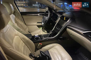 Седан Ford Fusion 2013 в 