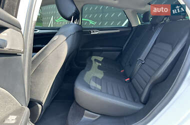 Седан Ford Fusion 2019 в 