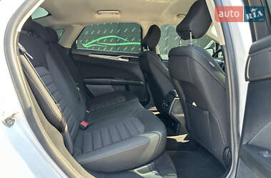 Седан Ford Fusion 2019 в 