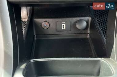 Седан Ford Fusion 2017 в 