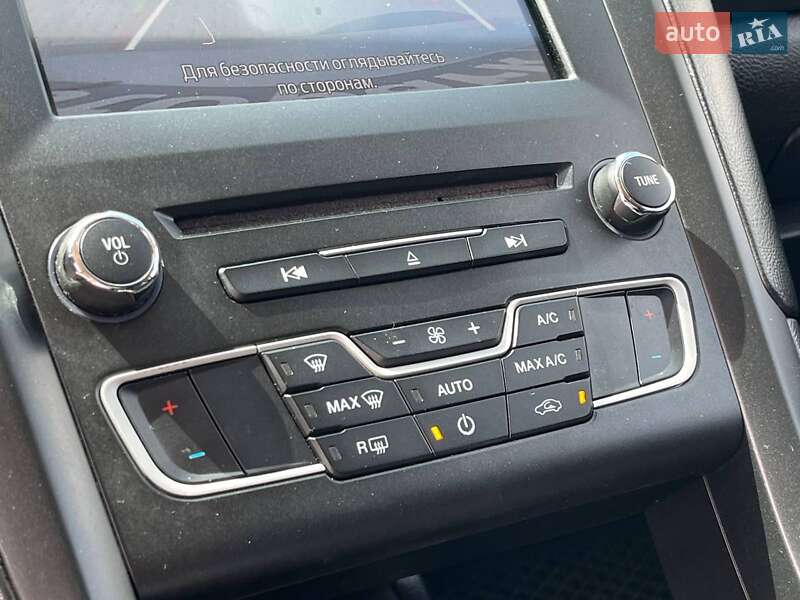Седан Ford Fusion 2017 в Львові