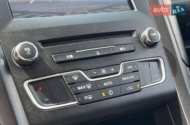 Седан Ford Fusion 2017 в 