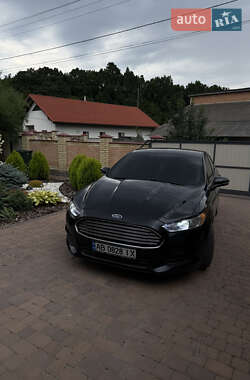 Седан Ford Fusion 2014 в 