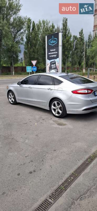 Седан Ford Fusion 2016 в Дніпрі