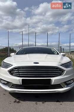 Седан Ford Fusion 2017 в 
