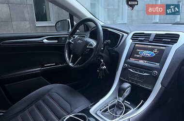 Седан Ford Fusion 2014 в 