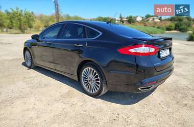Седан Ford Fusion 2013 в 