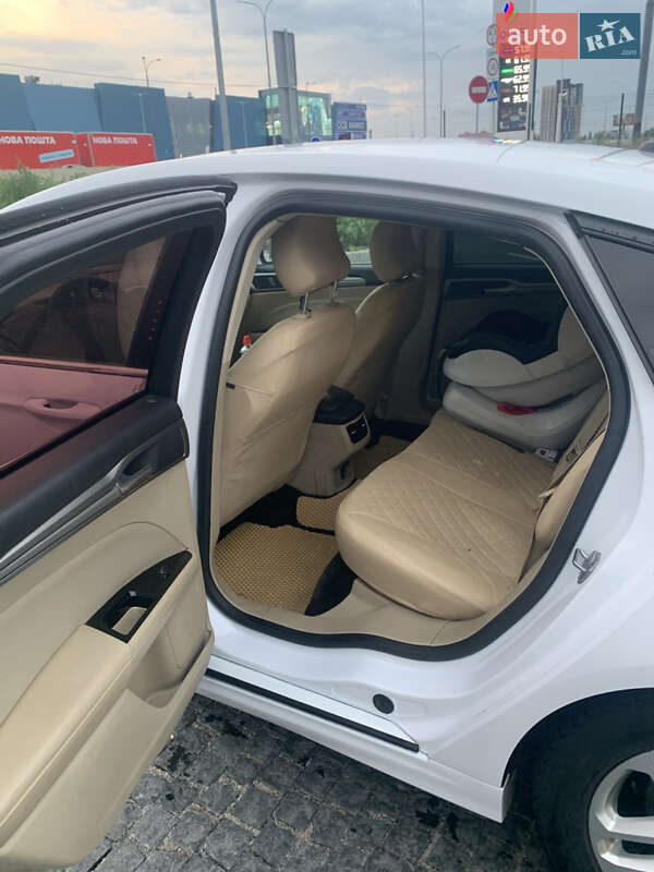 Седан Ford Fusion 2015 в Киеве фото 5 Седан Ford Fusion 2015 в Киеве