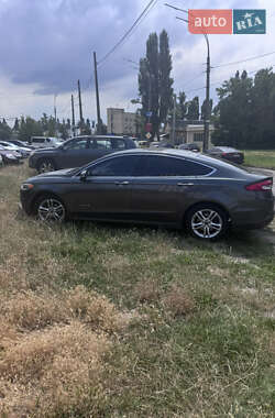 Седан Ford Fusion 2017 в 