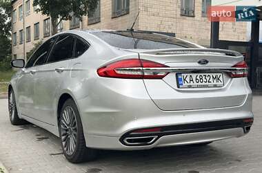 Седан Ford Fusion 2016 в 