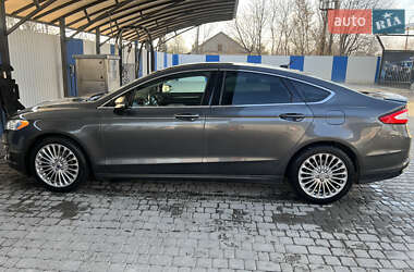 Седан Ford Fusion 2016 в 