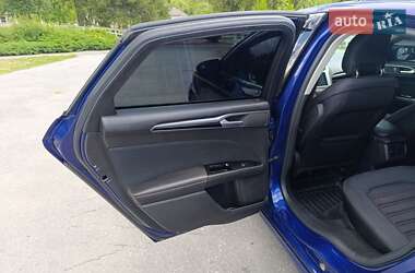 Седан Ford Fusion 2013 в 