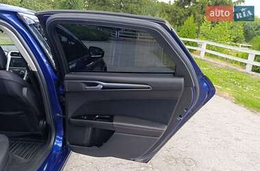 Седан Ford Fusion 2013 в 