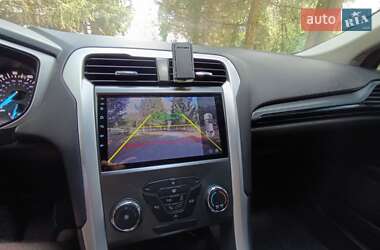 Седан Ford Fusion 2013 в 