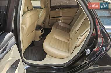 Седан Ford Fusion 2013 в 