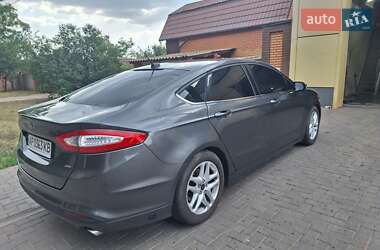 Седан Ford Fusion 2015 в 