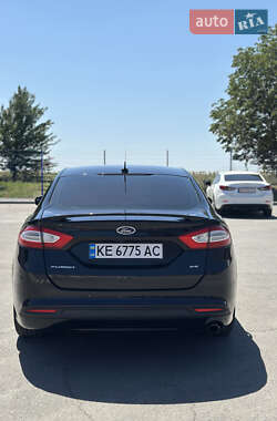Седан Ford Fusion 2015 в 