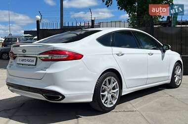 Седан Ford Fusion 2017 в 