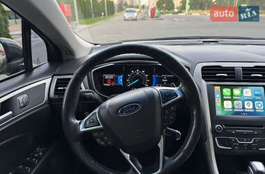 Седан Ford Fusion 2016 в 