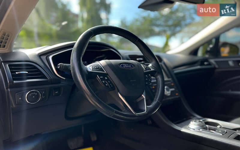 Седан Ford Fusion 2020 в Львове