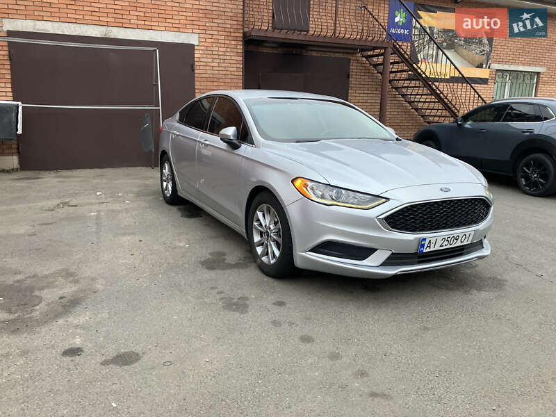 Седан Ford Fusion 2017 в 