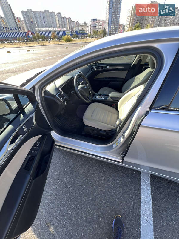Седан Ford Fusion 2018 в Киеве фото 10 Седан Ford Fusion 2018 в Киеве