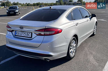 Седан Ford Fusion 2018 в 