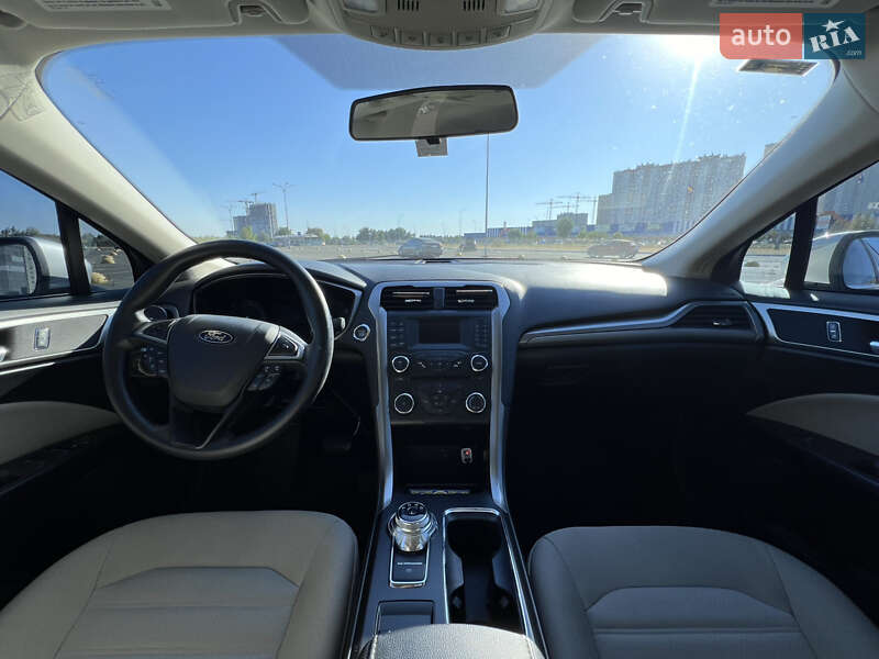 Седан Ford Fusion 2018 в Киеве фото 13 Седан Ford Fusion 2018 в Киеве