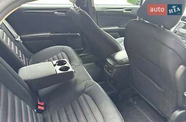 Седан Ford Fusion 2015 в 