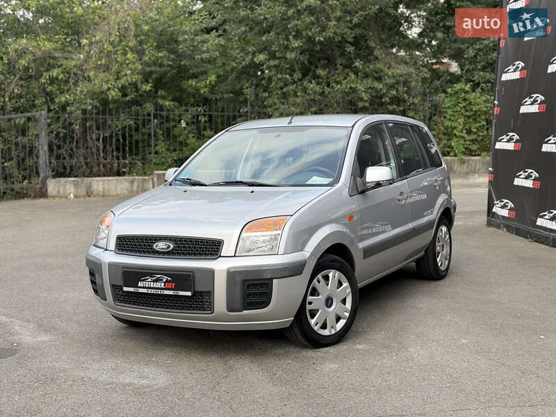 Хэтчбек Ford Fusion 2011 в 