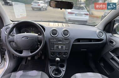 Хэтчбек Ford Fusion 2011 в 
