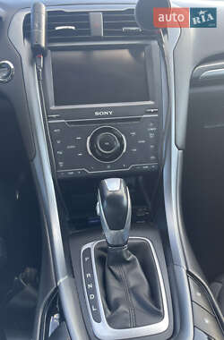 Седан Ford Fusion 2013 в 