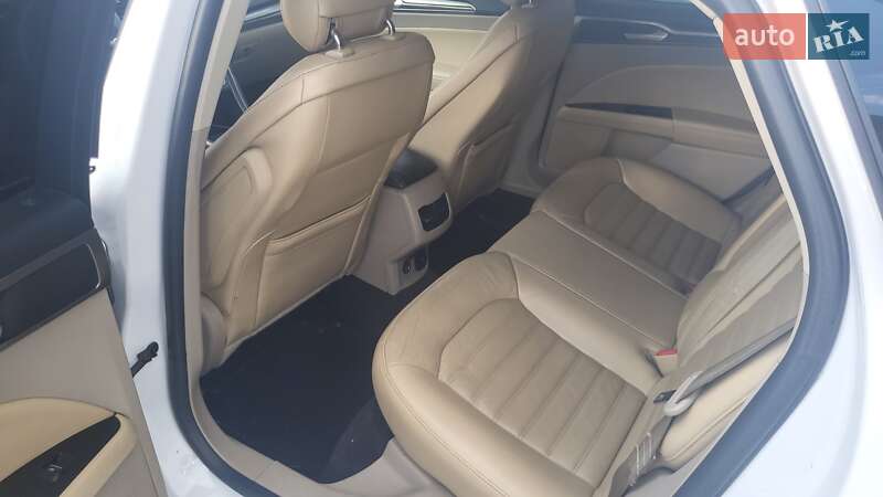 Седан Ford Fusion 2017 в Львове