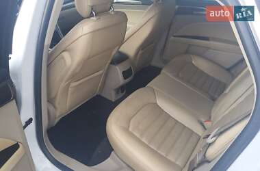 Седан Ford Fusion 2017 в 