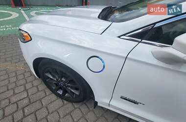 Седан Ford Fusion 2017 в 
