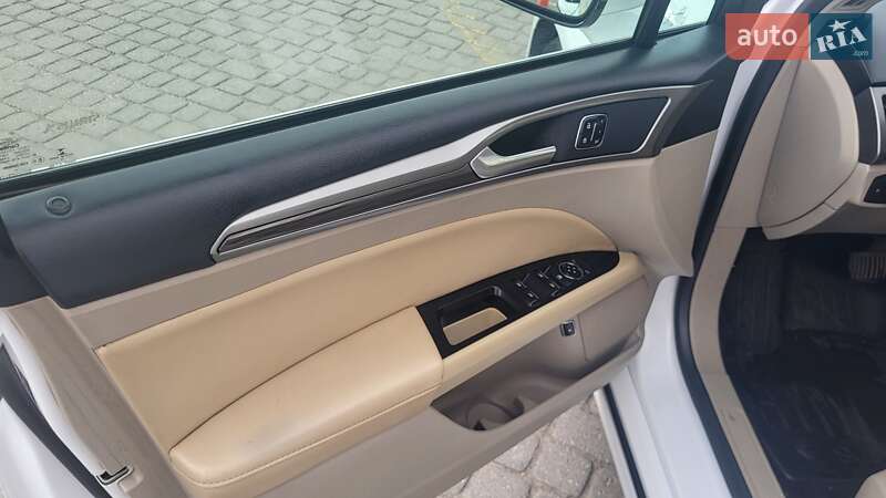 Седан Ford Fusion 2017 в Львове