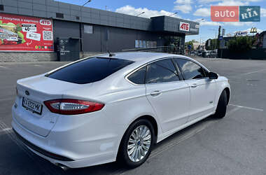 Седан Ford Fusion 2013 в 