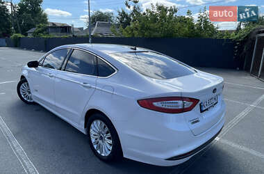 Седан Ford Fusion 2013 в 