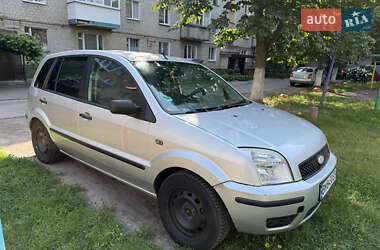 Хэтчбек Ford Fusion 2002 в 