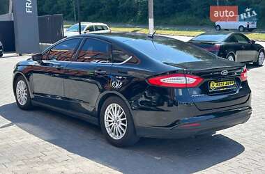 Седан Ford Fusion 2016 в 