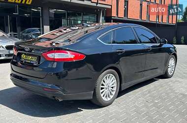 Седан Ford Fusion 2016 в 