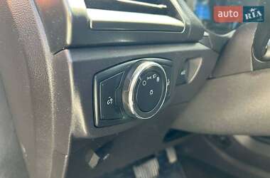 Седан Ford Fusion 2016 в 