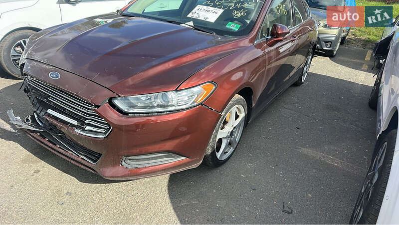 Седан Ford Fusion 2016 в 