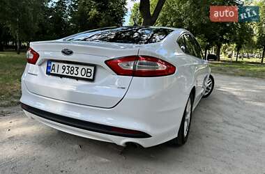 Седан Ford Fusion 2016 в 
