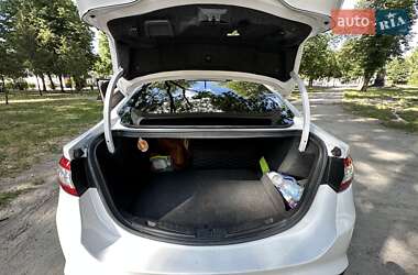 Седан Ford Fusion 2016 в 
