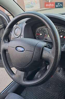 Хэтчбек Ford Fusion 2007 в 